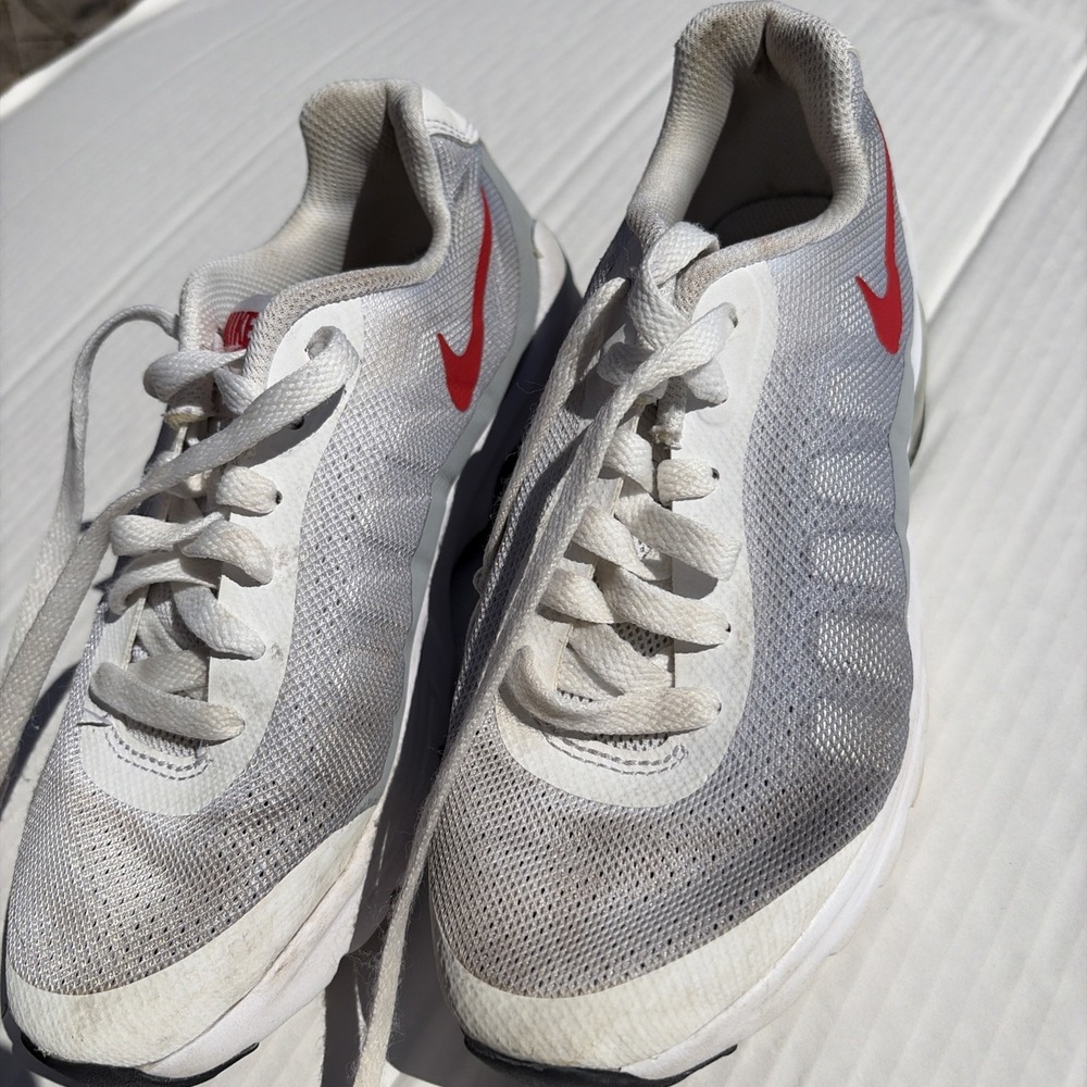 Nike Air Max Invigor Gray and Red 3.5Y Youth Sneakers
